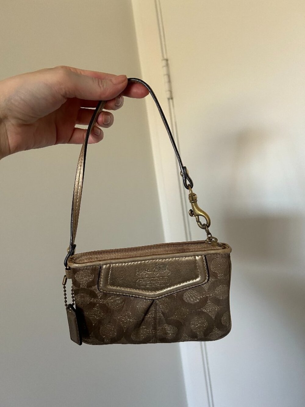 Coach Wristlet – Fair Condition
